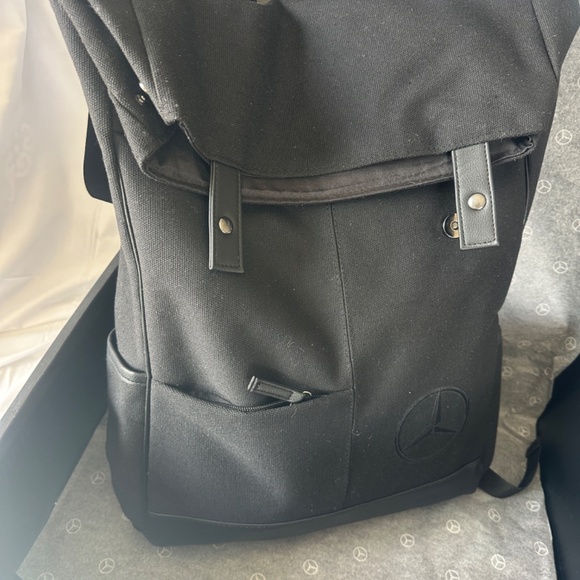 Mercedes-Benz Gift Box Set - Picture 5 of 10